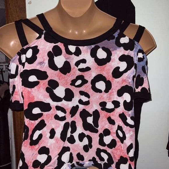 Crisscross Cold Shoulder Tie Dye Top - Picture 4 of 6